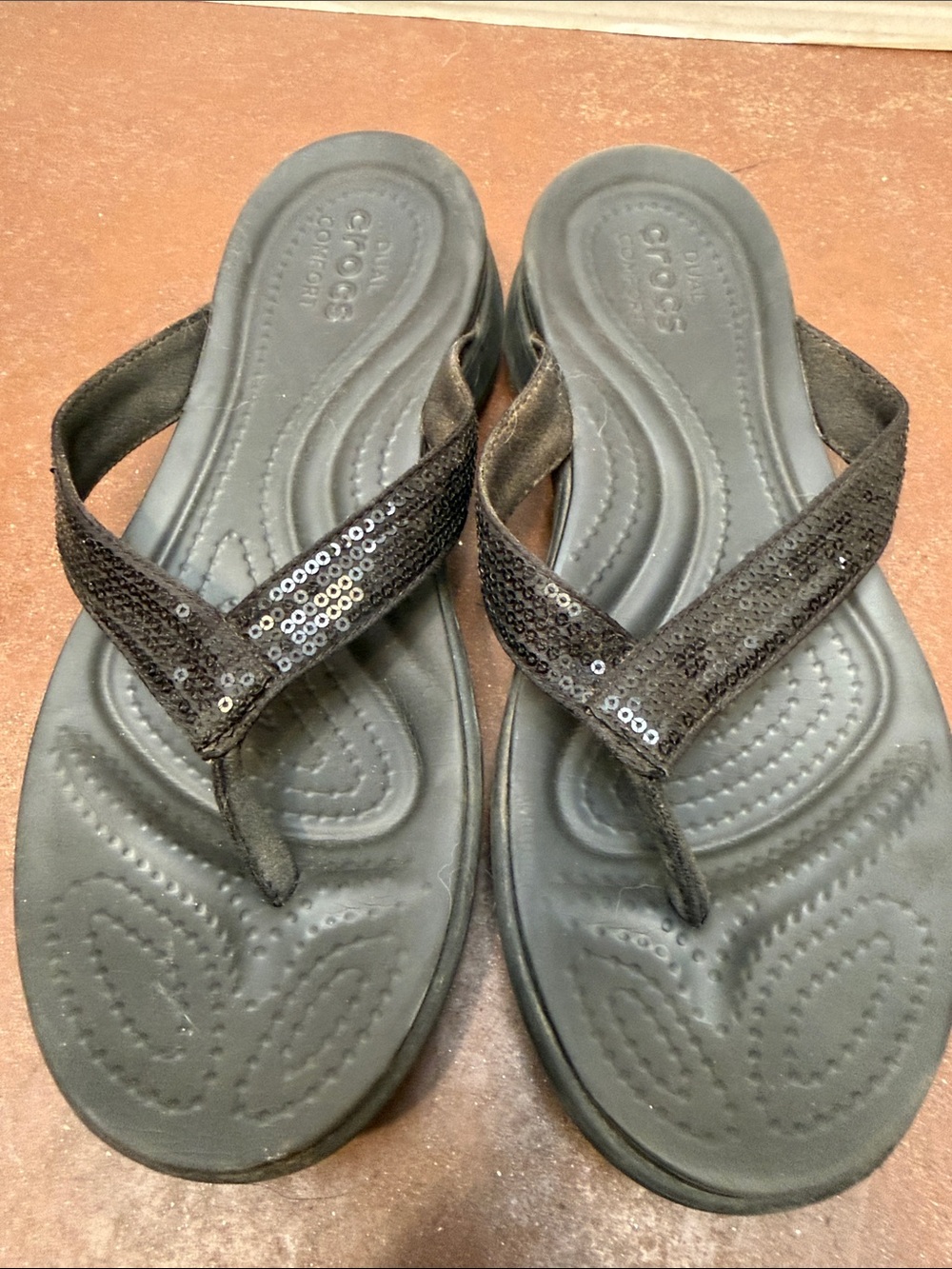 CROCS Women's 9 Black Sequin Thong Sandals
